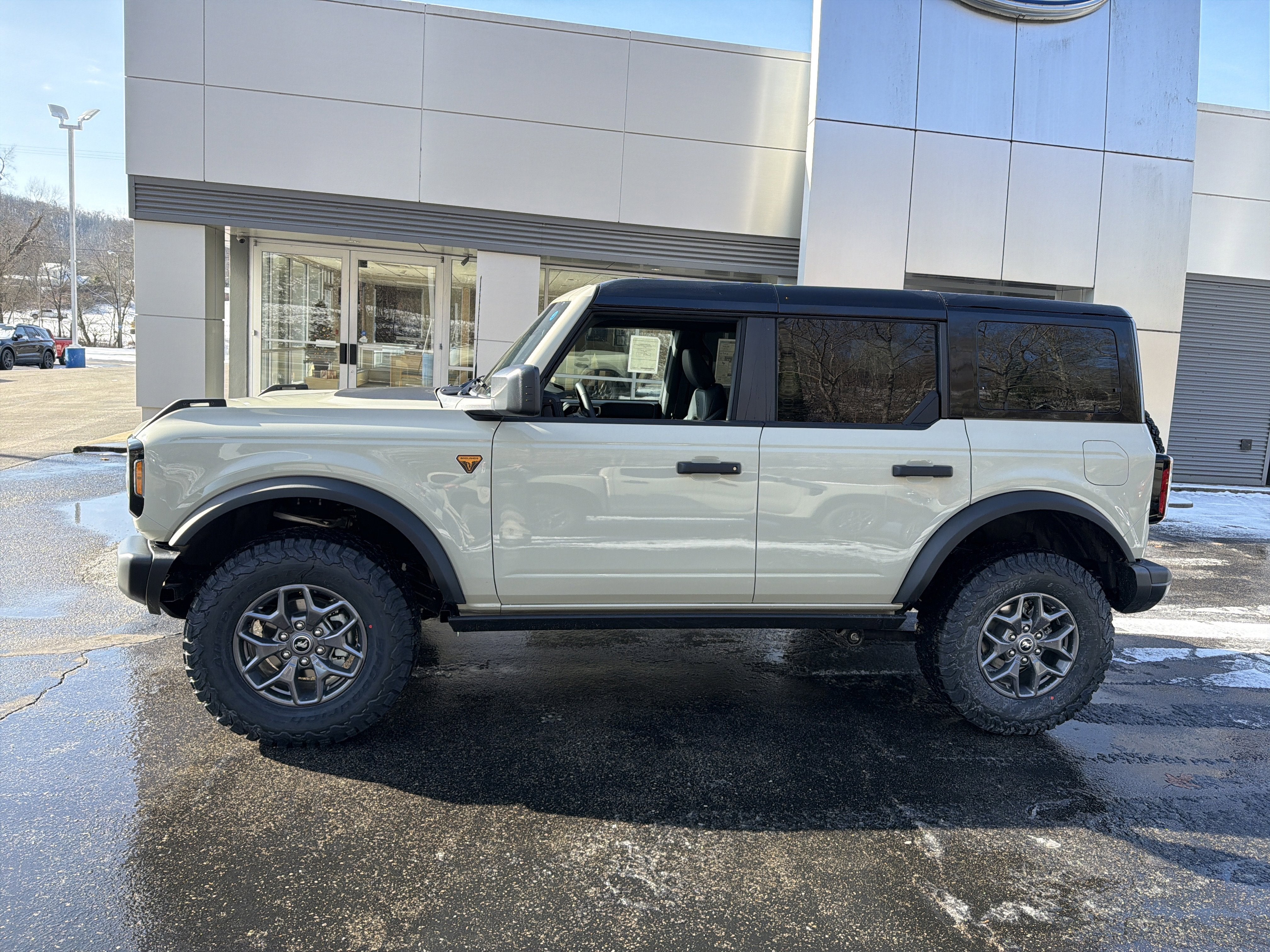 2025 Ford Bronco Badlands