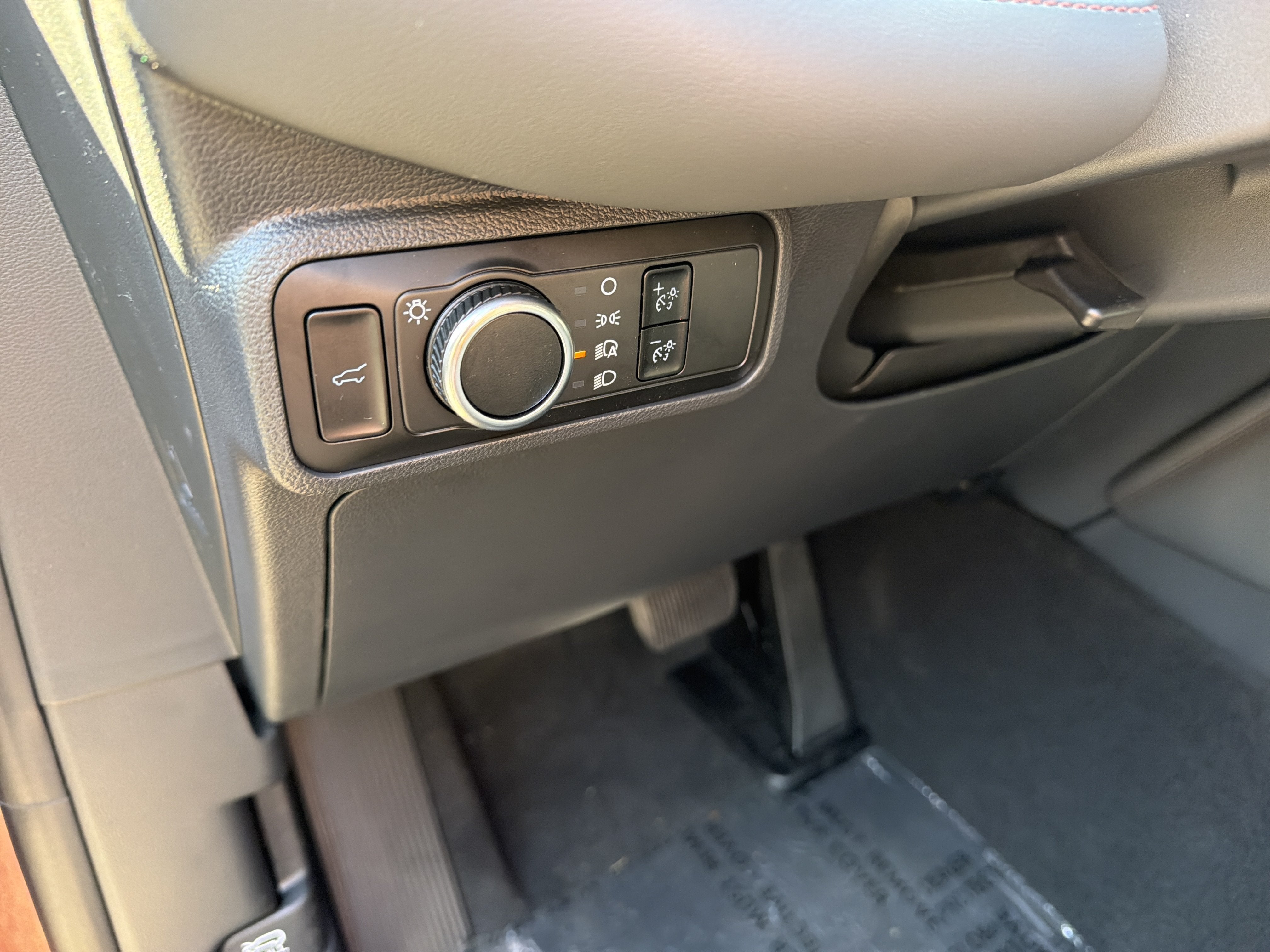 2027 Ford Explorer Base