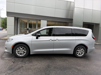 2024 Chrysler Voyager LX