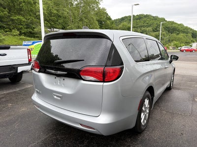 2024 Chrysler Voyager LX