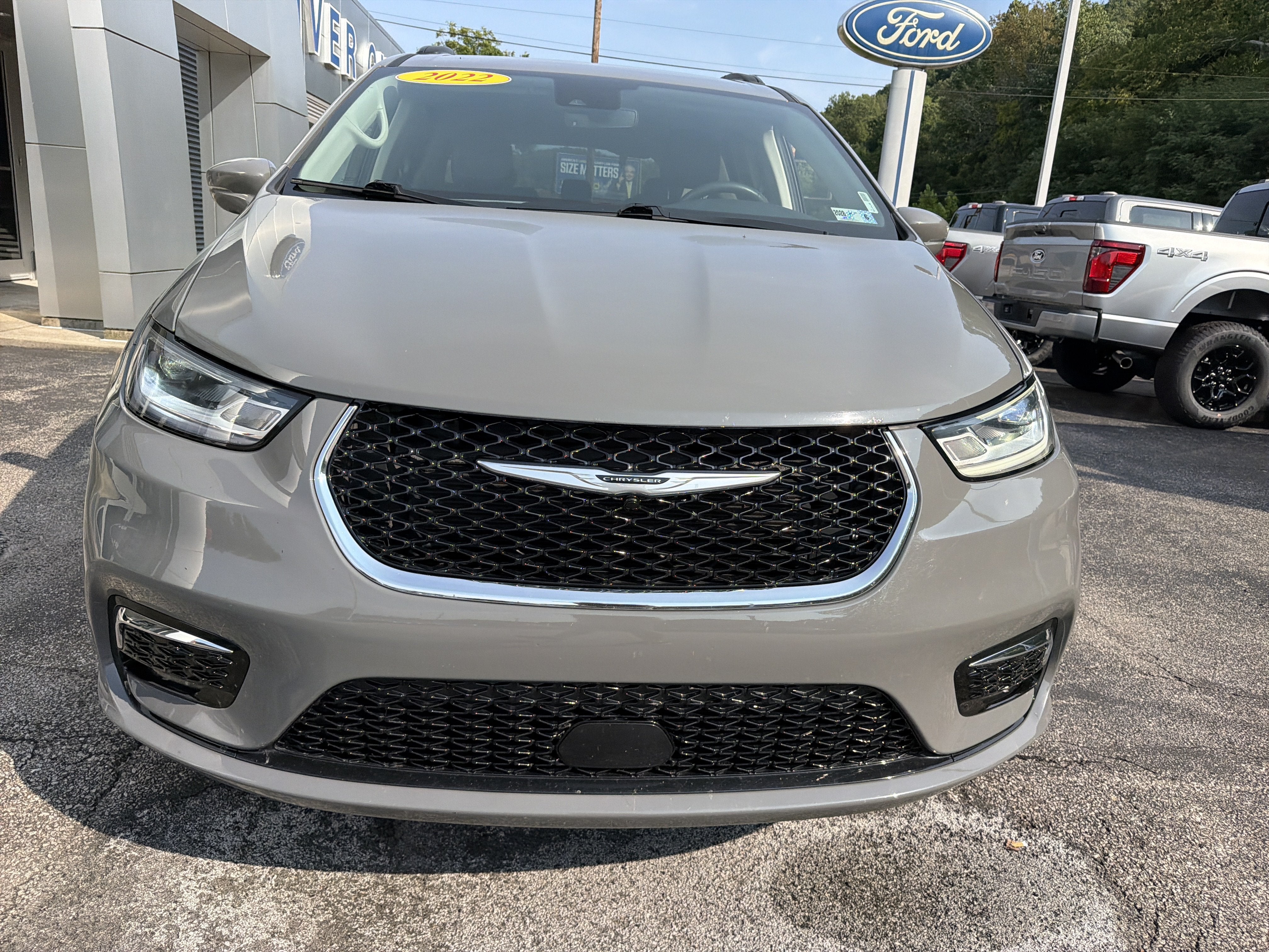 2022 Chrysler Pacifica Touring L