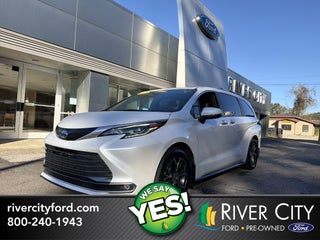 2025 Toyota Sienna Platinum