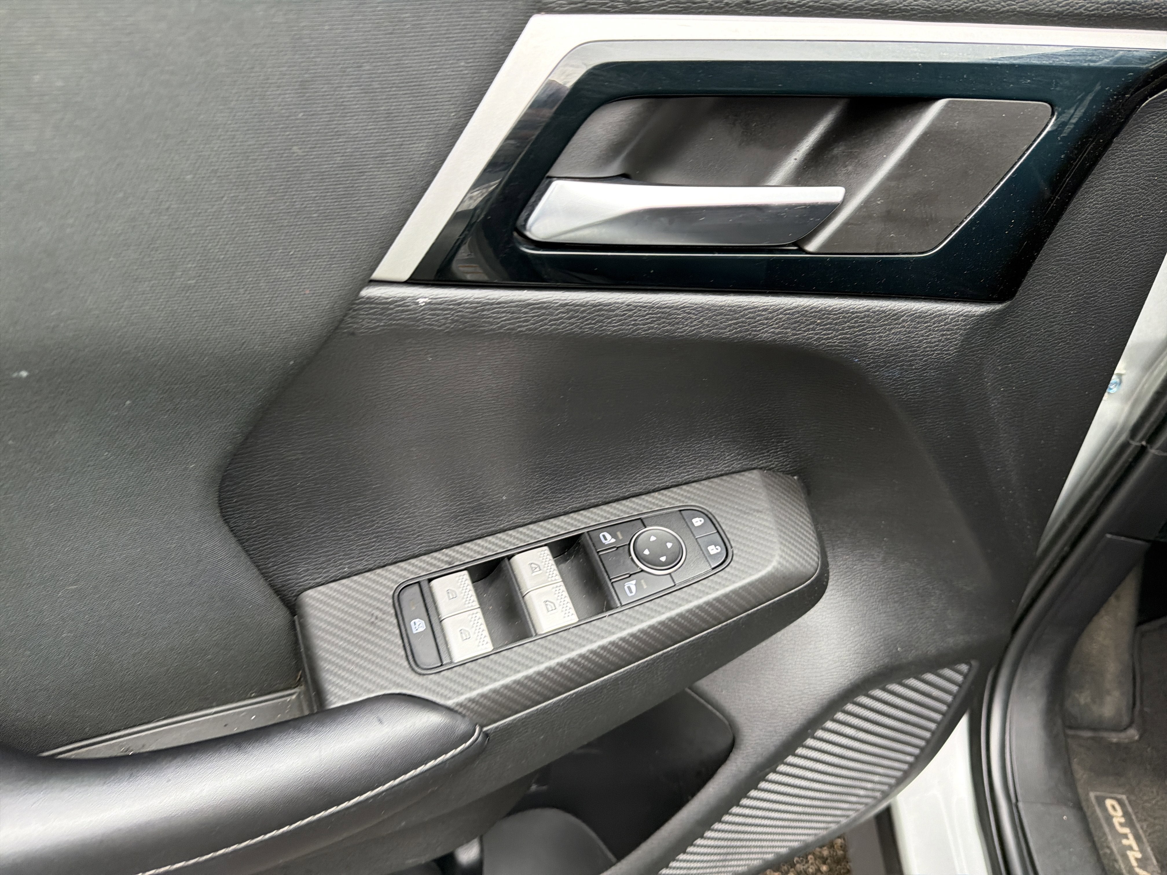 2022 Mitsubishi Outlander ES