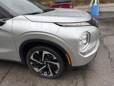 2022 Mitsubishi Outlander ES