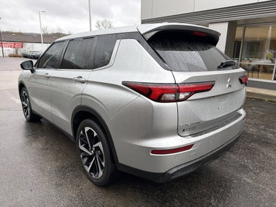 2022 Mitsubishi Outlander ES