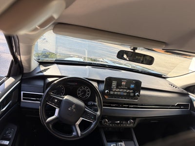 2022 Mitsubishi Outlander SE