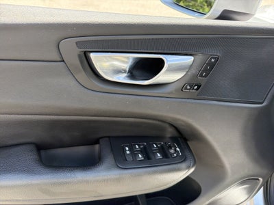 2021 Volvo XC60 Momentum