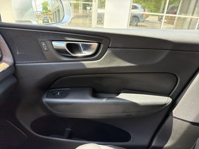 2021 Volvo XC60 Momentum